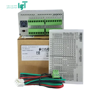 کنترلر DVP28SS211T در کنار جعبه، برگه فنی، کابل‌ها و قطعات همراه